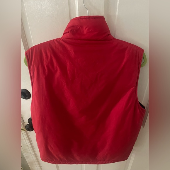 Vintage EMS vest. Packs into its own pocket. Great for spring fall hikes - Picture 2 of 12